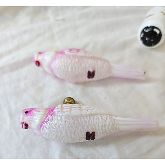 Antique Milk Glass Parakeet (set of 2) and Lantern Light Bulbs Untested - Picture 6 of 11